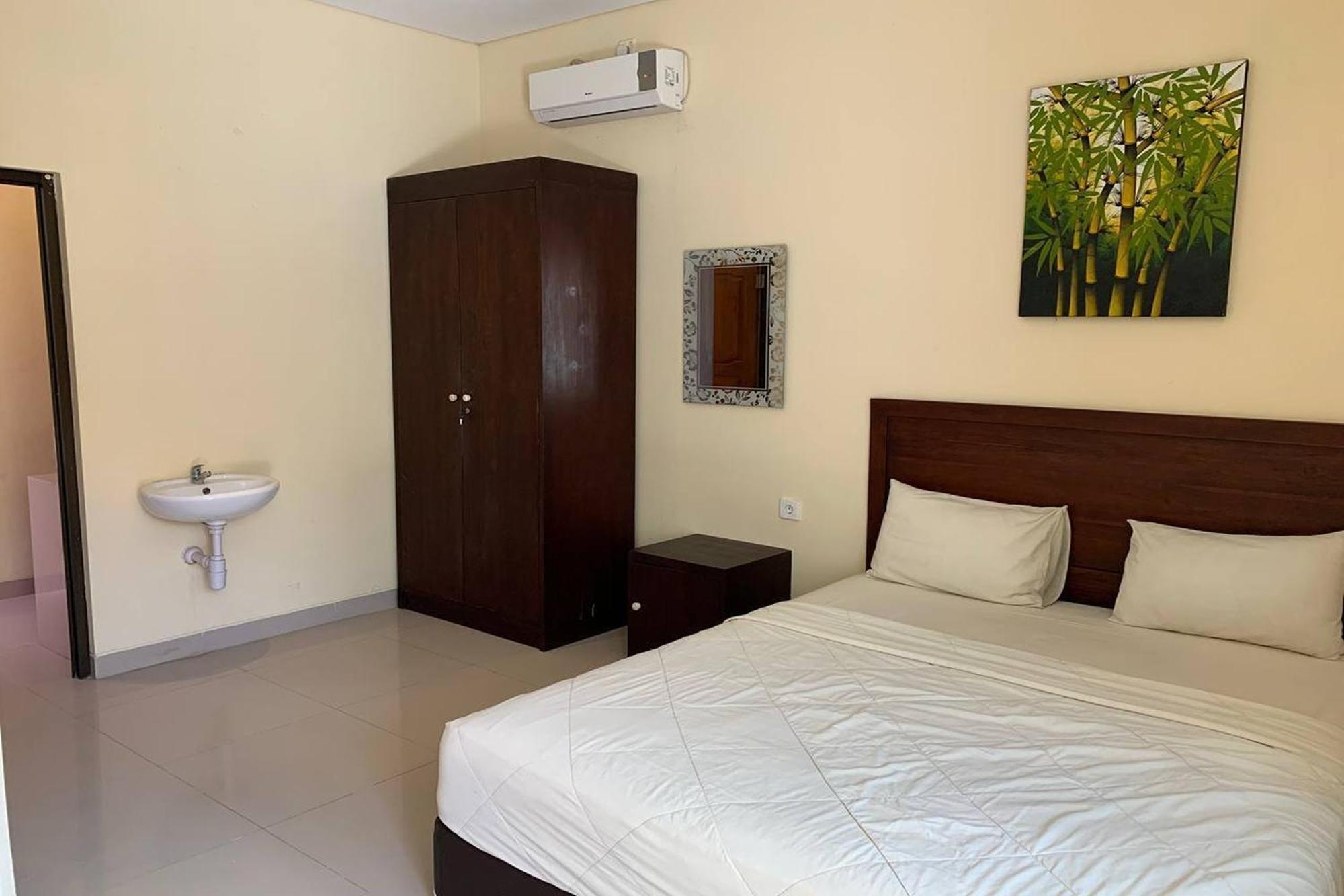 Dee Mansion Hotel Denpasar  Exterior photo